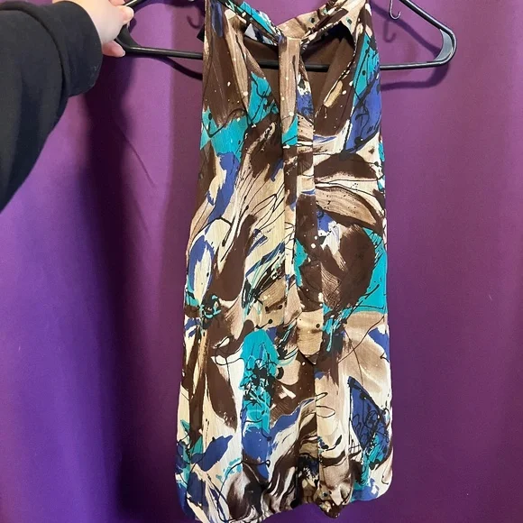 Abstract Patterned Ruffle Shirt - Picture 6 of 10